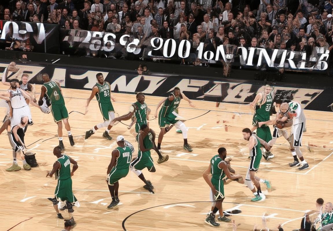 2016NBA马刺雄鹿巅峰对决：火花四溅经典回顾