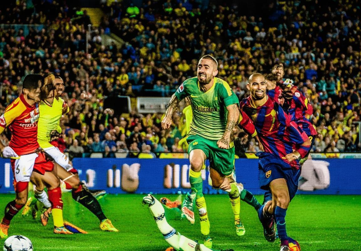 巴塞罗那VS赫罗纳巅峰对决：精彩瞬间回顾与战术解析(图3)